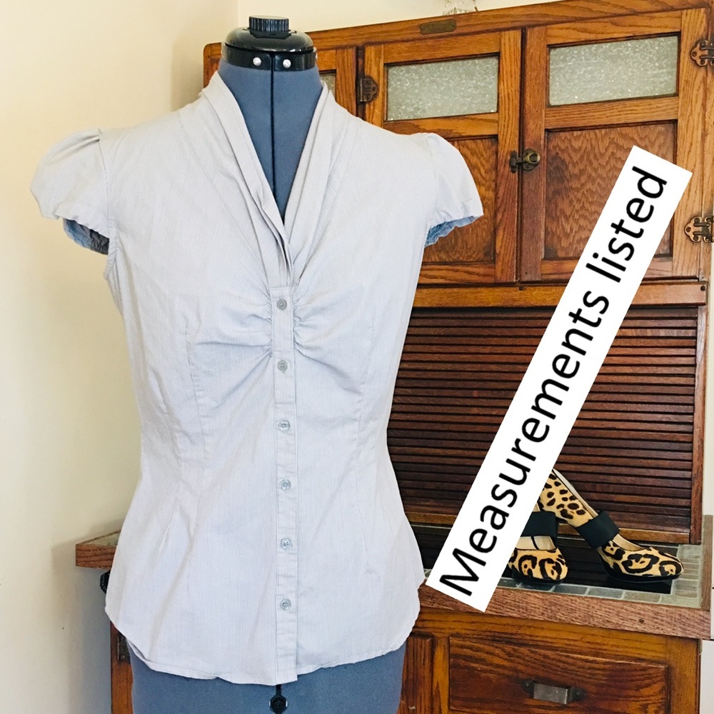 SzS gray white blouse